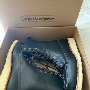 Red Wing Size 7.5   Moc Black Boots 8 inch